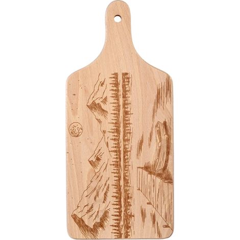 Tabla de cortar de madera con grabado de un barco y montañas. (1/3)