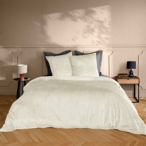 1 Parure de lit Housse de couette 220x240 cm Fermeture pression 2 Taies 63x63 cm Volant plat Polyester Velours Chambre (1/4)