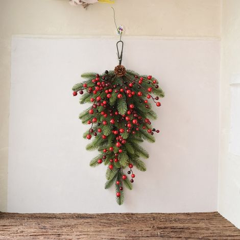 Décoration de Noël avec baies vertes et rouges, plante verte suspendue à l'envers / Feuilles en plastique, baies en mousse, pommes de pin véritables 60×38cm (1/5)