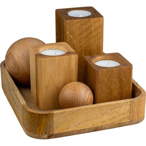Set decorativo composto da 3 candelieri e 2 sfere su base in legno naturale (1/5)