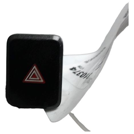 [PRODUIT D'OCCASION] Bouton De Warning TOYOTA Auris ♻️ Ref Oe. 8433202180 - Garantie à vie (1/3)