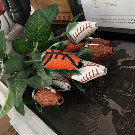 Geschenk aus Leder mit Softball-Rosenmuster für Softball-begeisterte Mütter, zum Teamabschluss, D (1/5)