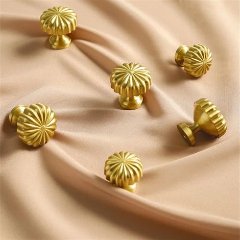 Set aus 6 runden Möbelgriffen aus goldfarbenem Messing, ideal für Schränke, Schubladen, Kleiderschränke, Kommoden und andere Türen.