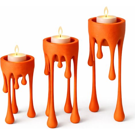 Un chandelier moderne en forme de « cire coulante » orange. (1/3)