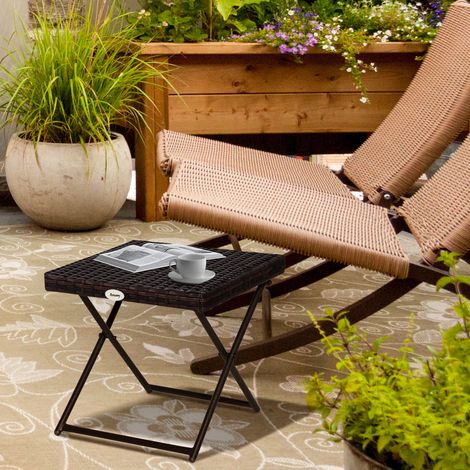Outsunny Klappbarer Gartentisch, Cosy Chic Stil, Maße: 40 x 40 x 40 cm (L x B x H), Stahl und Kunstharz in Rattanoptik, Braun