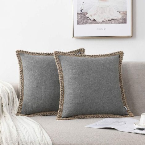 El paquete contiene dos fundas decorativas de lino gris para cojines, cada una de 45 x 45 cm (18 x 18 pulgadas), adecuadas para tapizar sofás.