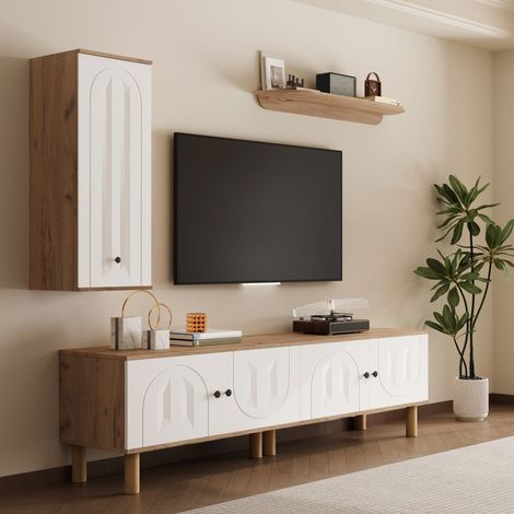 Ensemble meuble TV et rangement 3 pièces, composé d'un haut meuble, d'armoires et d'étagère murale, portes sculptées en blanc et bois. (1/5)