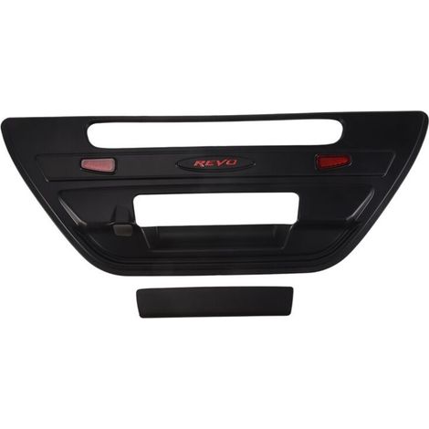 Accessori per le portiere posteriori del Hilux REVO 2015-2017, tra cui finiture per il portellone, coperture per le maniglie delle portiere posteriori e finiture per il bagagliaio.