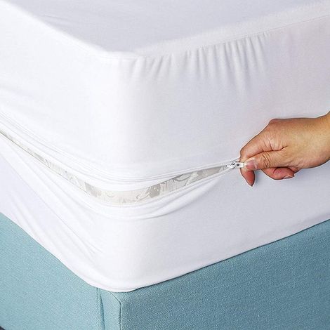 Waterproof Baby Mattress Protector 70 x 140 cm with Zip, Full Protection for Mattresses up to 15 cm Thick for Cot (70 x 140 cm) (1/5)