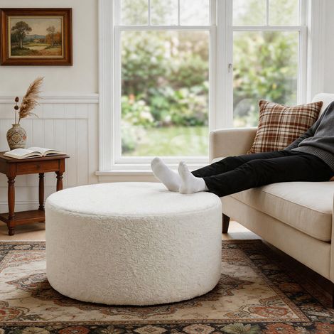 Runder Pouf aus Bouclé Stoff, modernes Design, bequem für Wohnzimmer und Schlafzimmer