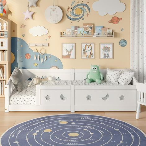 Lit Enfant 90x200 cm, en Bois Massif de Pin, avec Barrière de Protection Étoiles et Lunes, Lit Cabane, avec Sommier à Lattes - Lit Anti-Chute - Blanc