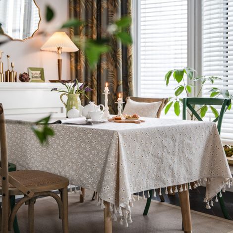 Jolie nappe rectangulaire, 140 x 260 cm, idéale pour la cuisine, la table basse ou la table à manger. (1/4)