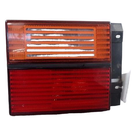 Feu Arriere Interieur Gauche VOLKSWAGEN Vento (1/3)