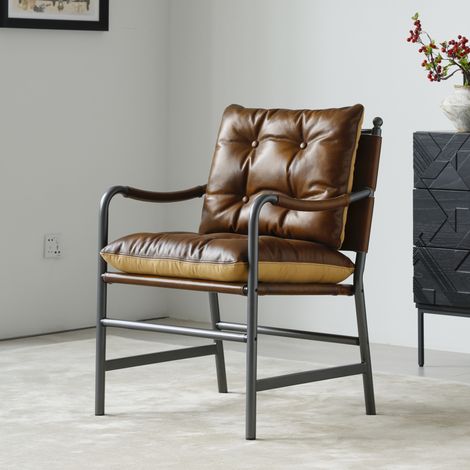 Sillón auxiliar de cuero marrón, estructura de metal negro DESVIAE (1/5)