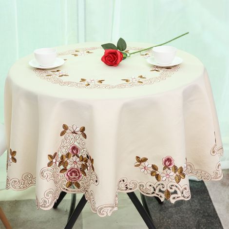 Chemin de table rond rouge à motifs floraux brodés, 120 cm, avec broderie ajourée, idéal pour une fête. (1/5)