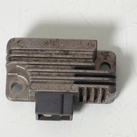 [PRODUIT D'OCCASION] Régulateur de tension origine pour scooter Yamaha 50 Beluga 1988 (1/2)
