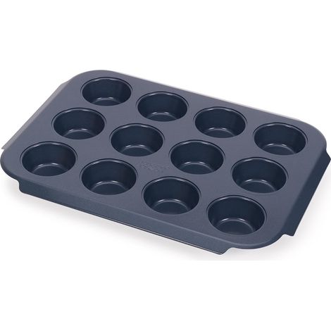 Muffinblech für 12 Muffins Joseph Joseph Nest Bake, zum Backen von Muffins, antihaftbeschichtet, ergonomische Griffe, langlebige Beschichtung, einfache de Reinigung, stapelbar.