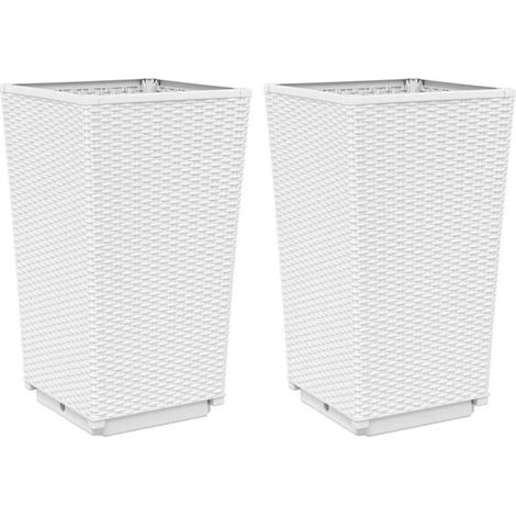 Deux pots de fleurs blancs, dimensions : 32,5 x 32,5 x 57 cm, en polypropylène. (1/5)