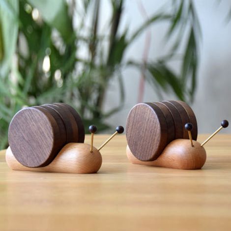 Sous-verres en bois isolants thermiques en forme d'escargot mignon, lot de 5 ronds avec aimant (1/5)