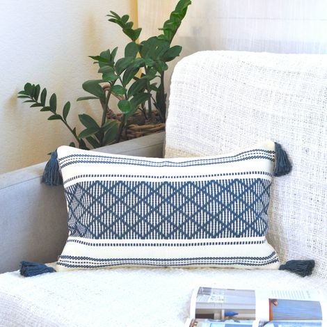 Housse de coussin décorative avec pompons, 12x20 pouces, Bleu Marine / Crème Taie de coussin rectangulaire bohème pour canapé, salon, fauteuil Style ferme rustique tissé (1/3)