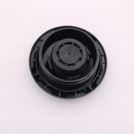 2Q0121321A ist geeignet für neue Modelle von Audi, Volkswagen Golf, Passat und Skoda mit Zusatzwassertankdeckeln und Kühlerdeckeln. (1/4)