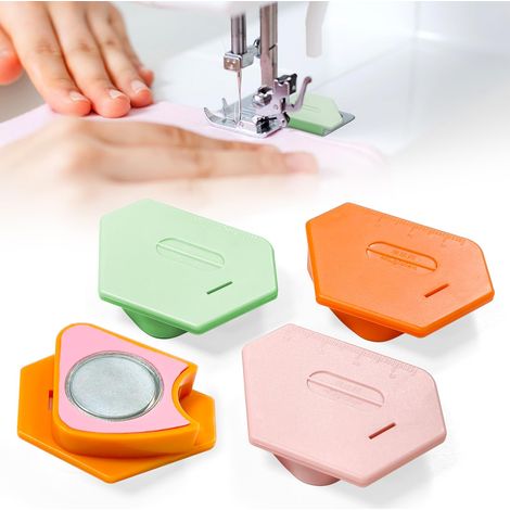 Lot de 4 Guides de Couture Magnétiques Multifonction, Accessoires de Couture avec Échelle, Guide d'Ourlet pour Machine à Coudre, Outil de Couture Précis et Portable (1/5)