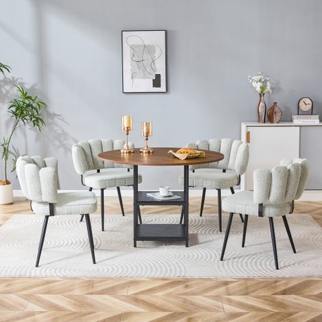 Table et chaise. Table à manger ronde de 107 cm en bois de noix avec double niveau de rangement + 4 chaises de salle à manger en tissu gris crème avec fauteuil floral en tissu bouclé.