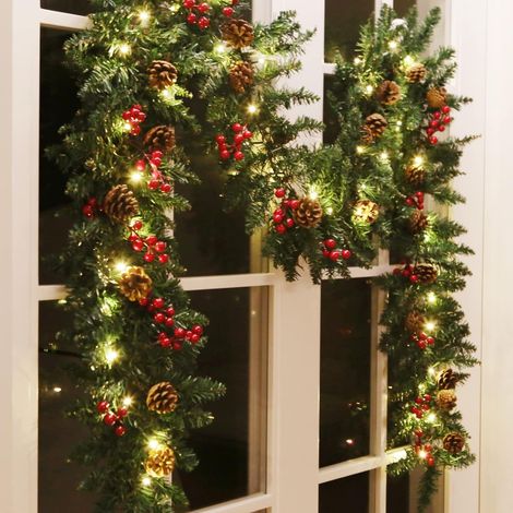 Weihnachtsdeko grüner Rohrstock 1,8 Meter 1 mit 30 Lichtern mit Tannenzapfen und roten Beeren Weihnachtskranz (1/5)