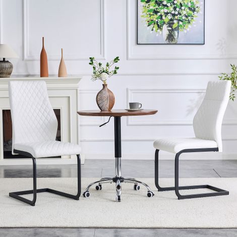 [Lot de 2] Chaises de salle à manger blanches matelassées en losanges : Dossier haut + assise rembourrée confortable  structure en métal noir — antidérapante et robuste  un choix idéal pour les salles (1/4)