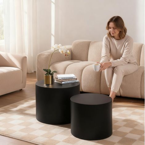 Set di 2 tavolini rotondi neri in MDF, tavolini da salotto impilabili, senza montaggio (1/5)