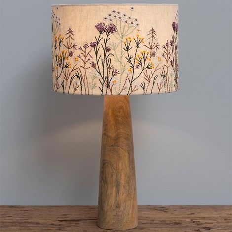 Lampe à Poser Fleurs Brodées Wildflower Bois de Manguier 54x28cm (1/4)