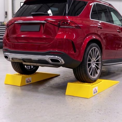 Ensemble de 2 rampes de chargement en plastique pour voiture avec capacité de 3 tonnes et surface antidérapante, jaune (1/5)