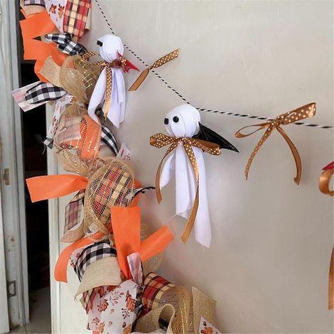 Nouveaux accessoires de décoration en tissu pour une fête d'Halloween à la maison avec des poupées fantômes. (1/5)