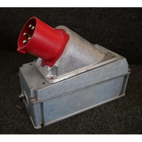 Socle connecteur 63A 3P+N+T 380/415V étanche IP44 métal Hypra (1/2)