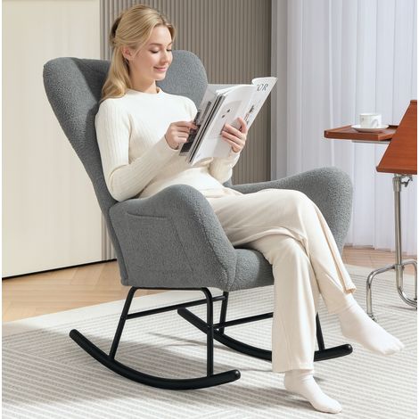 Schaukelstuhl aus Teddy-Stoff Grau 67 x 95 x 100 cm mit Armlehnen und Seitentasche (1/5)