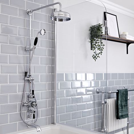 Hudson Reed Elizabeth - Colonne de douche rétro avec mitigeur thermostatique exposé rétro à triple sorties&44 Pommeau pluie rond&44 Kit douchette et Bec verseur baignoire mural - Chromé et Noir (1/5)