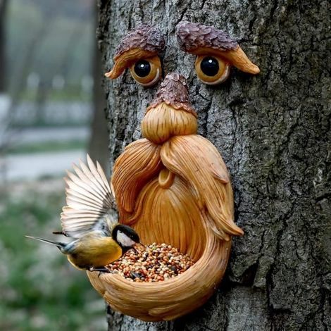 Einzigartige Vogelfutterhäuschen aus Kunstharz – Gartendekoration (1/4)