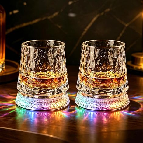 Verre à Whisky Rotatif à 360 Degrés: Lot De 2 Verre En Cristal Tournant, Verres à Whisky à Roche Tournant à 360 Degrés Avec Lumières LED Et Base Pour Bar à Domicile, Fêtes D'anniversaire, Vacances (1/5)