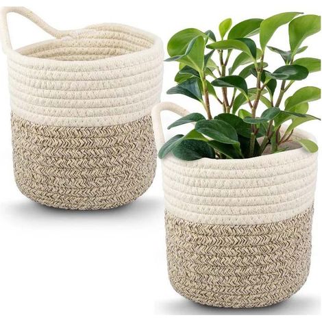 Panier suspendu en corde de coton blanc tressée à la main, orné de fleurs et de feuilles de palmier. Dimensions : 16 x 1 (1/5)