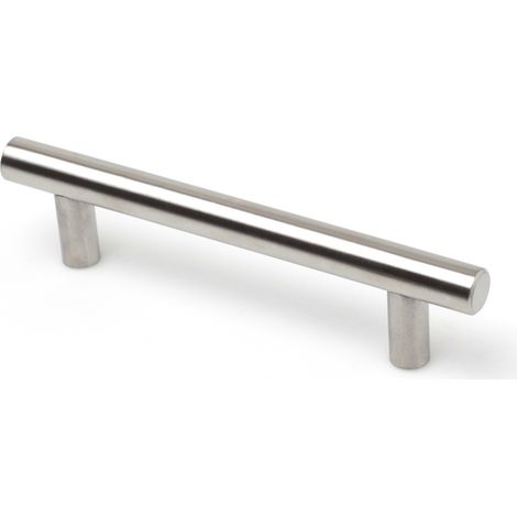 Tirador de Asa para Mueble  Estilo Contemporáneo  Fabricado en Acero Inox  Acabado en Níquel Satinado  Distancia Entrepuntos: 96 mm  Medidas 1361232 mm  Fijación Atornillado  Incluye Tornillos M4  4 U (1/2)