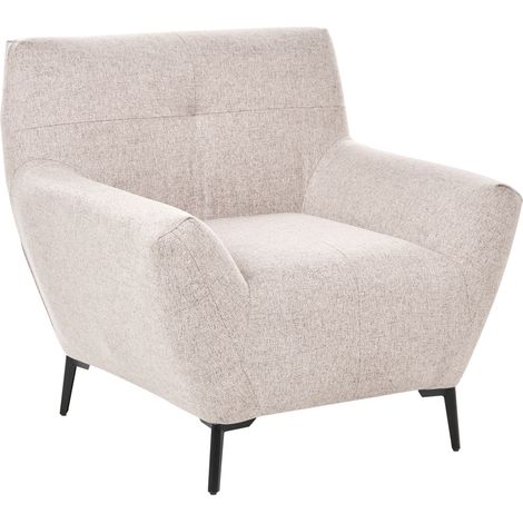 Sillón de tela con reposabrazos patas de metal y capitoné decorativo salón moderno beige Lakene