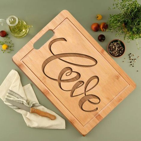 Planche en bambou "LOVE" cuisine – Message doux gravé, cadeau chef (1/5)