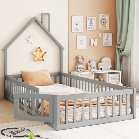 Cama infantil casita con chimenea 90x200 cm, de pino y MDF gris, con somier de láminas y barandillas de seguridad (1/5)