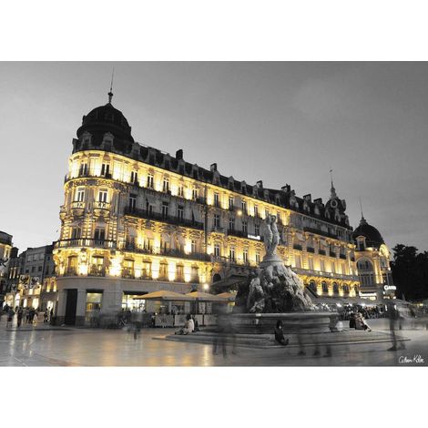 Tableau sur toile place de la comédie Montpellier 45x65 cm - Impression sur Toile Murale Décorative - Image imprimée en HD sur Toile - Toile sur Châssis en Bois FSC - Fabriqué en France (1/5)