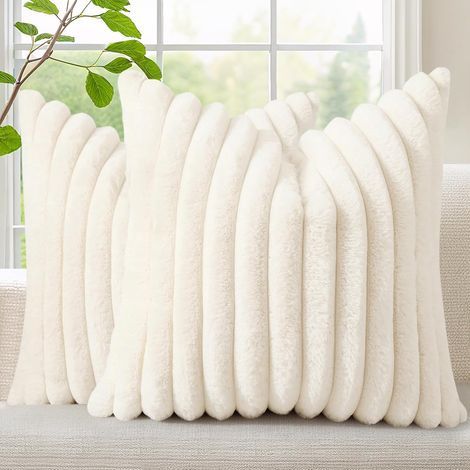 Lot de 2 housses de coussin décoratives en fausse fourrure 45 x 45 cm, motif rayé neutre avec dos en velours pour canapé, lit, salon, décoration d'intérieur, blanc crème