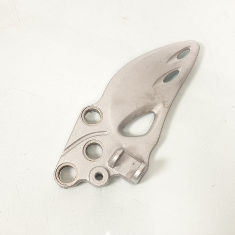 [PRODUIT D'OCCASION] Platine repose pied pilote gauche origine pour Suzuki 1300 (1/2)
