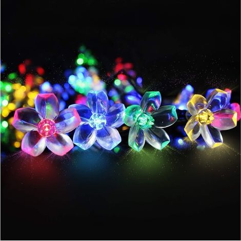 Luci decorative solari da esterno Mr.Twinklelight da 6,5 m con 50 LED, design floreale e 2 modalità di illuminazione, ideali per Natale, alberi, giardini, patii e balconi, multicolore.