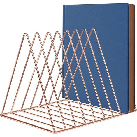 Porte-revues triangulaire en métal doré rose - Idéal pour les toilettes, la maison, une étagère, la salle de bain ou le bureau. 9 emplacements pour journaux, livres, tablettes et dossiers. (1/4)