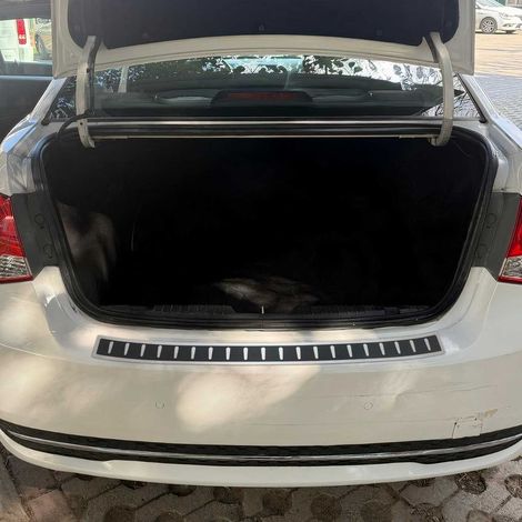 OMAC Ladekantenschutz Stoßstangenschutz für Chevrolet Cruze Berlina 2009-2012 Pre-FL – Edelstahl carbon foliert (1/5)