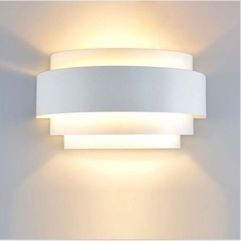 – Applique murale LED métal blanc chaud – Design simple pour chambre et salon – Éclairage doux et confortable – Installation facile (1/5)